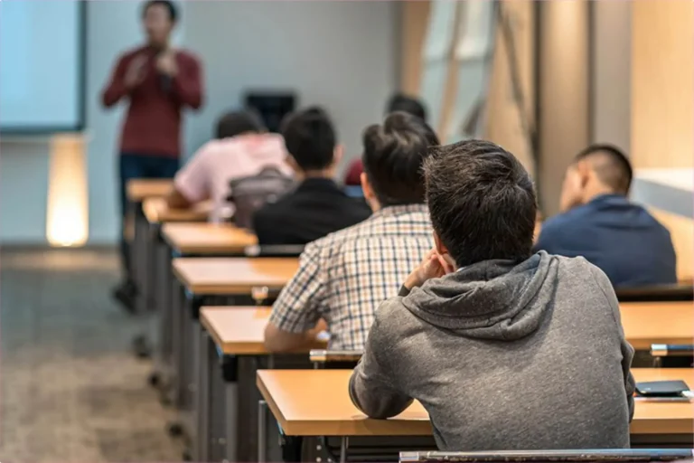Ministerio de Educación Universitaria investiga brechas entre oferta académica y aspiraciones de bachilleres
