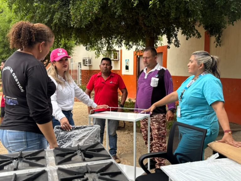 Primera Dama del Zulia entrega equipamiento al centro psiquiátrico La Sierrita