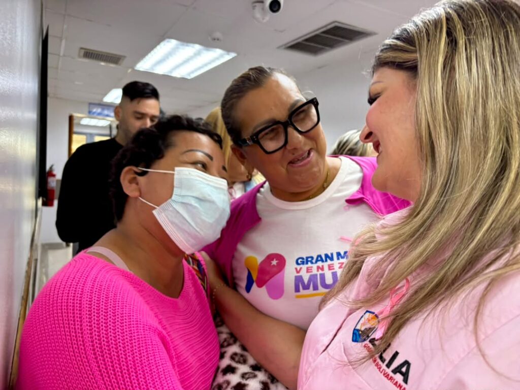 Primera Dama del Zulia impulsa atención médica a pacientes oncológicas en el Mes Rosa