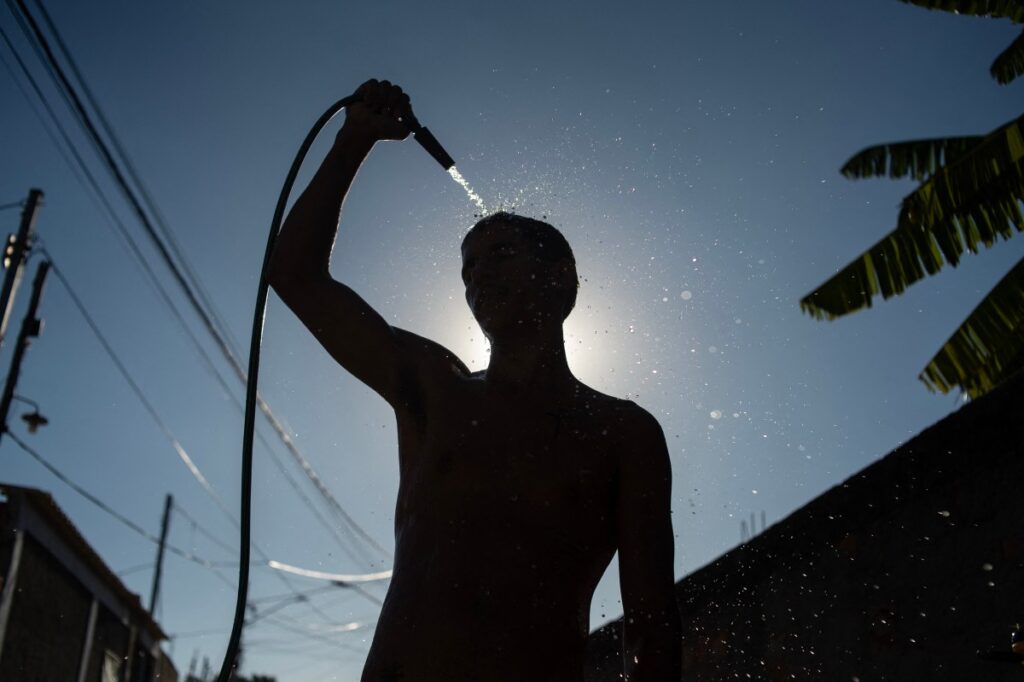 Protegerse del sol y el calor extremo es una responsabilidad a cualquier edad