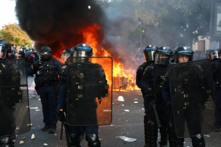 Protestas y movilizaciones marcan la agenda social en Europa y América Latina