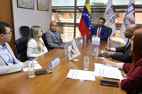 Puertos venezolanos se convertirán en centro de suministro de combustible