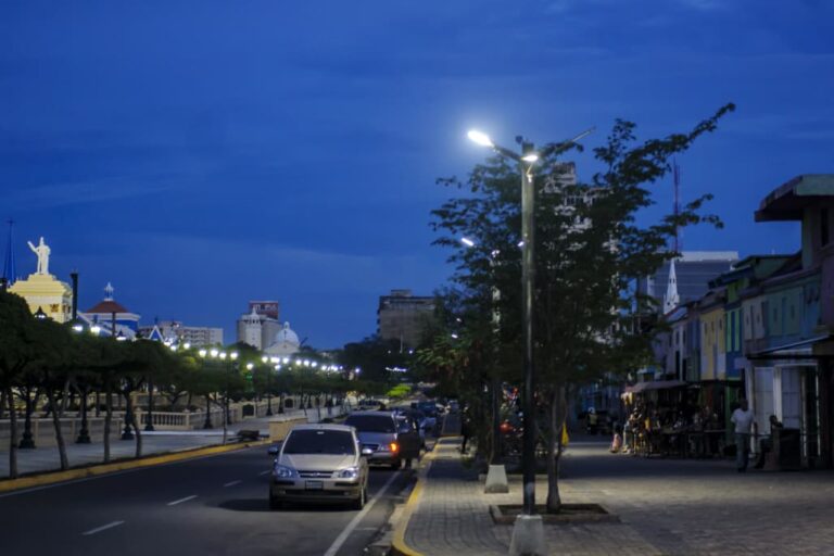 Se ilumina el camino de la Chinita