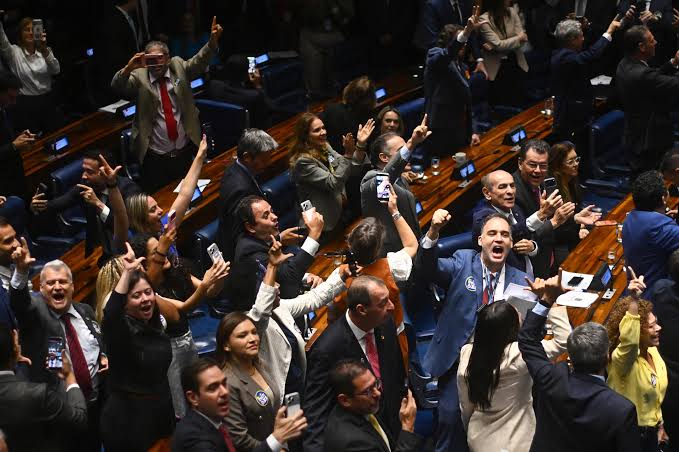 Semana laboral en Brasil pasa de seis a cinco días