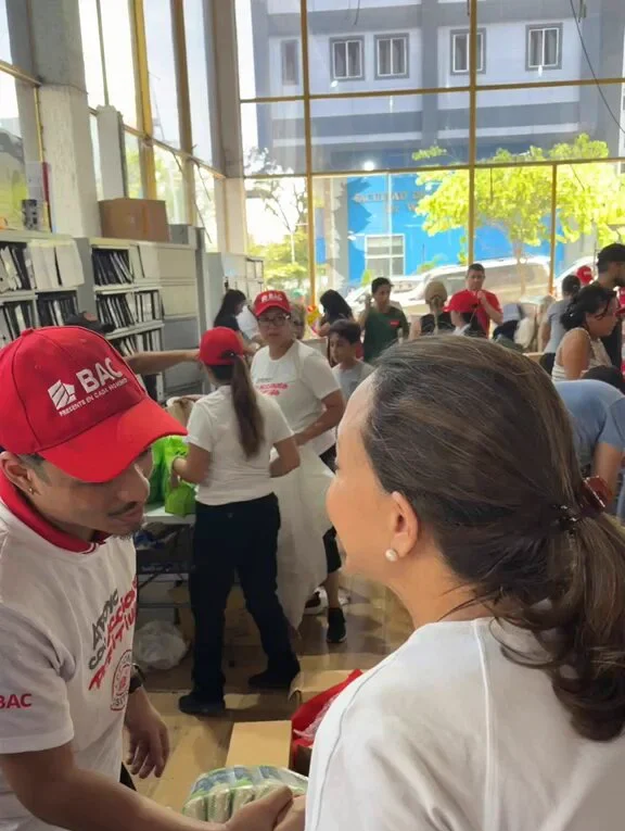 visita a centro de acopio de María Corina Machado genera debate en redes