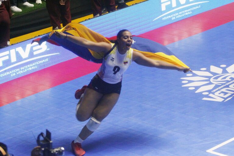 Triunfo de Venezuela ante Chile la lleva a semifinales del Suramericano