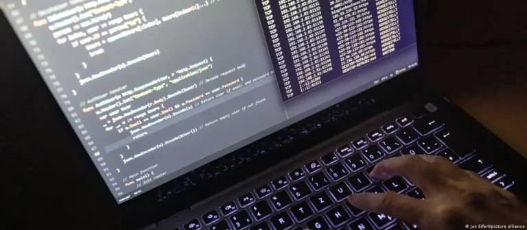 Vulnerabilidad global obliga a desconectar sitios web