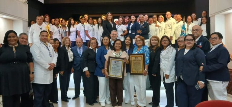UNIR rindió homenaje a la escuela de enfermería de Luz y sus autoridades