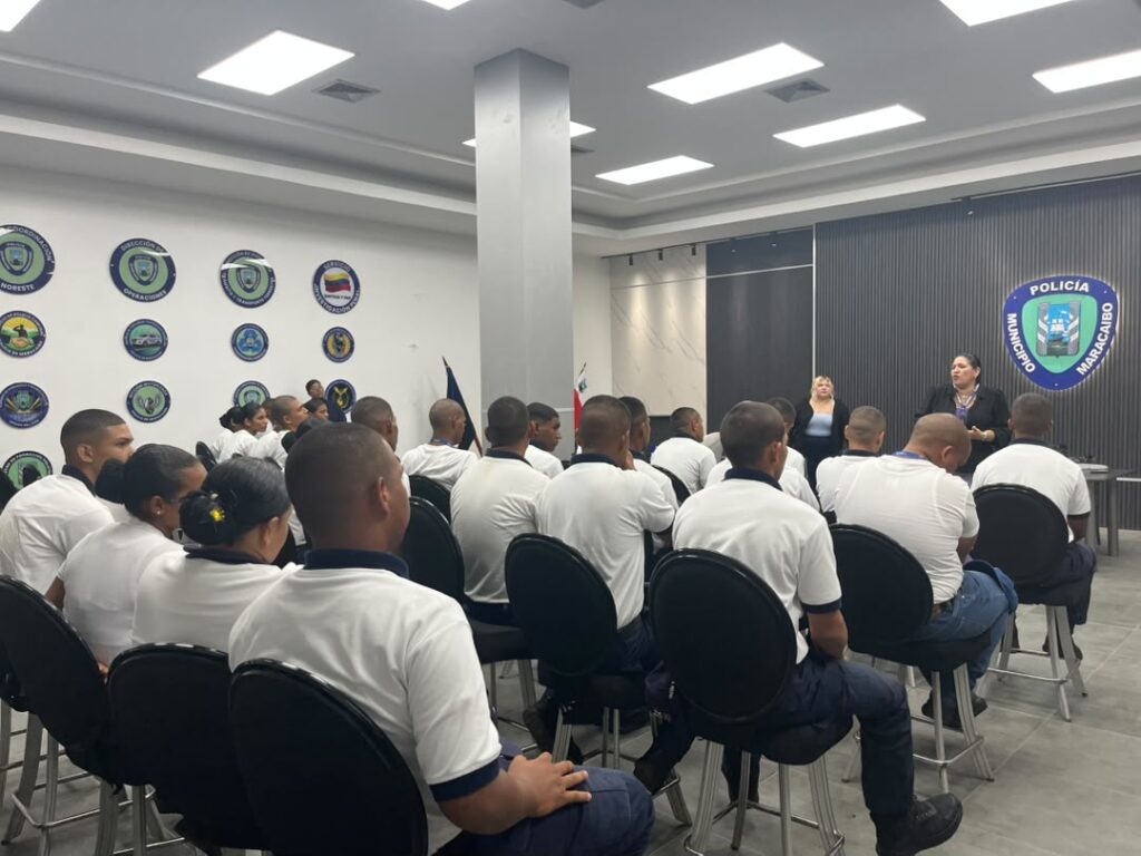 ‎FUNDANIS brinda formación sobre protección de NNA a estudiantes de la Academia de Polimaracaibo