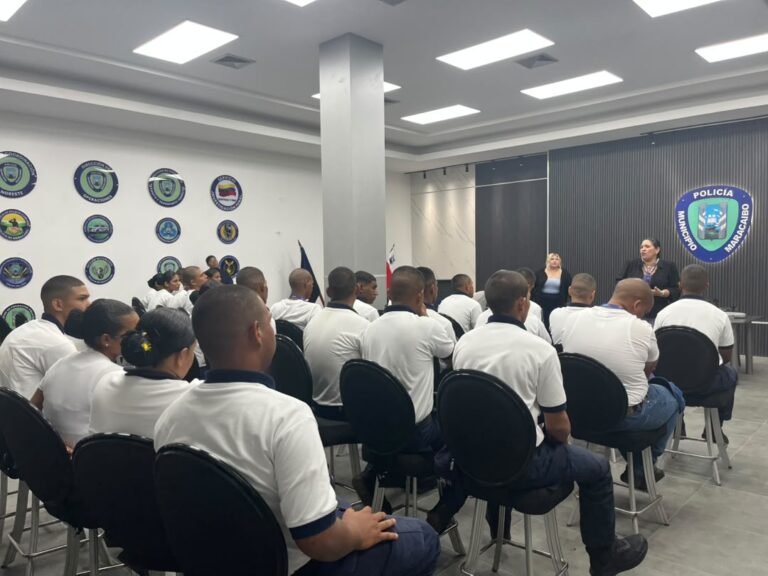 ‎FUNDANIS brinda formación sobre protección de NNA a estudiantes de la Academia de Polimaracaibo